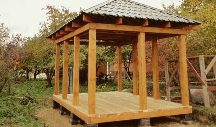 Садовая беседка гостевая